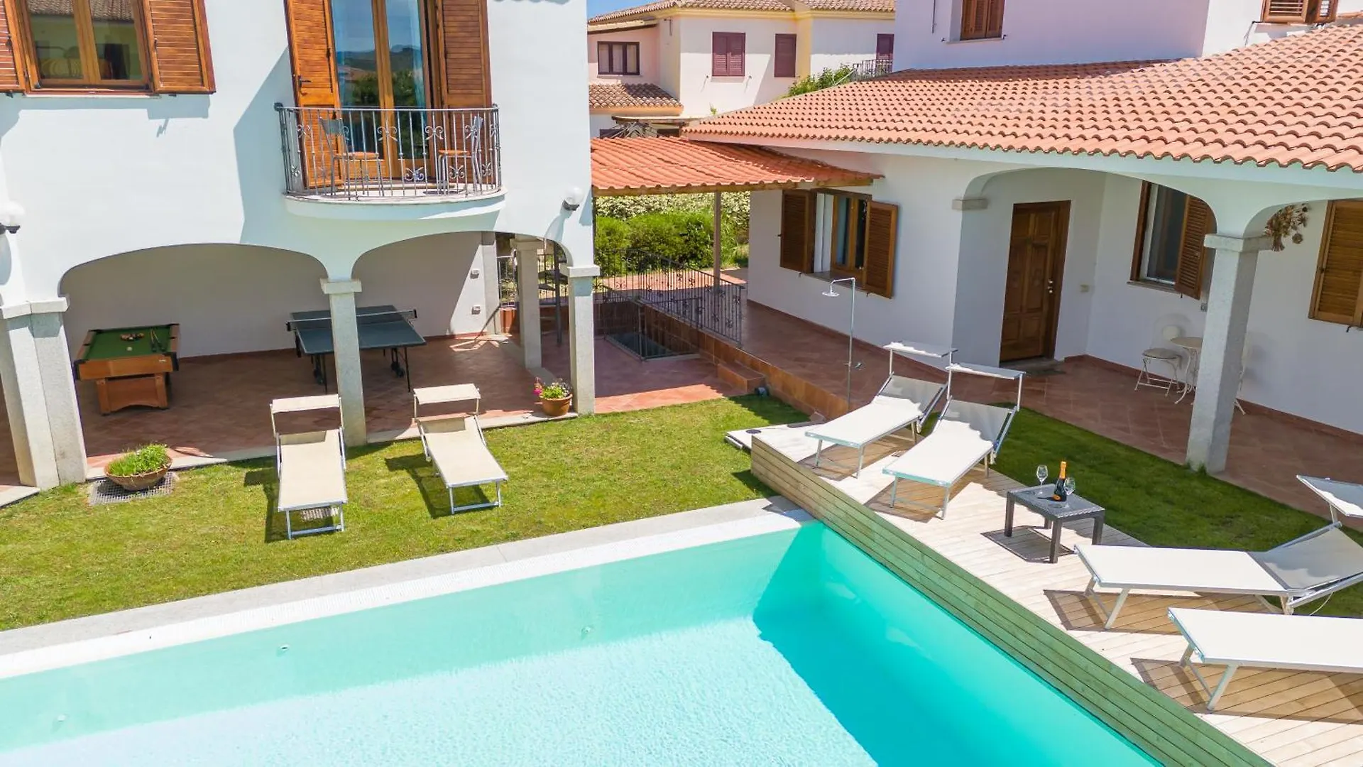 Mera Apartments Posada